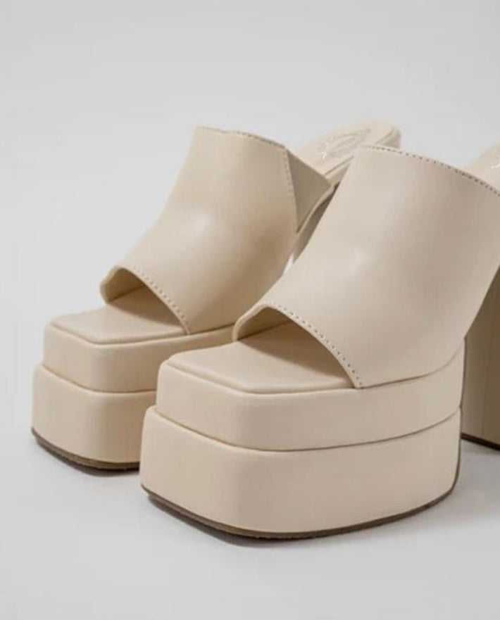 Y2K Platform Heels (Cream)