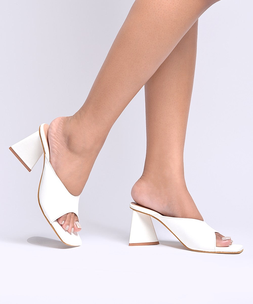 Minimal White Triangle Heels