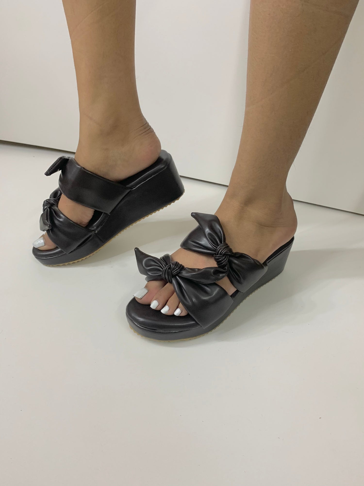 Platform sandals 2025 black leather